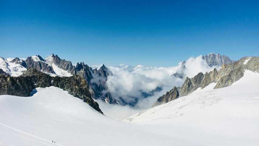 Comment porter une parka avec un costume pour aller au bureau